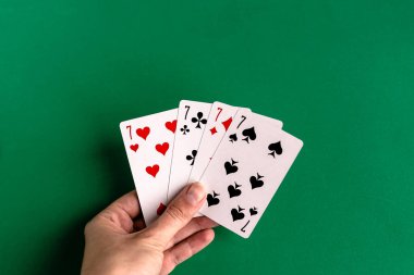 Pembe arka planda gül yaprakları. Sevgililer Günü arkaplanı