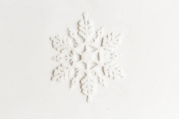 Copo Nieve Decorativo Blanco Sobre Fondo Blanco Fondo Festivo Navidad — Foto de Stock