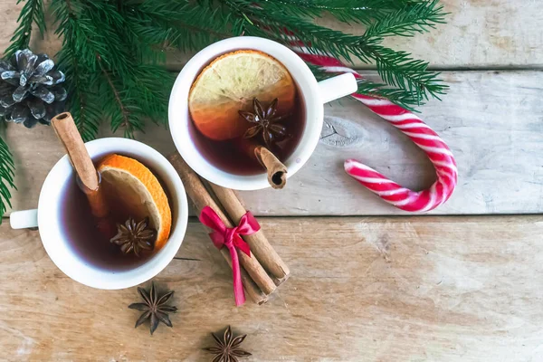 Glühwein Traditionelles Weihnachts Und Wintergetränk Mit Rotwein Zitrusfrüchten Und Gewürzen — Stockfoto