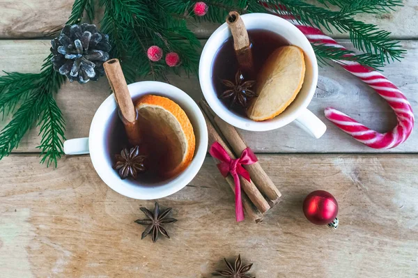 Glühwein Traditionelles Weihnachts Und Wintergetränk Mit Rotwein Zitrusfrüchten Und Gewürzen — Stockfoto