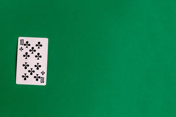 Tio Klubbar Spelar Kort Grön Bakgrund Kopiera Utrymme — Stockfoto