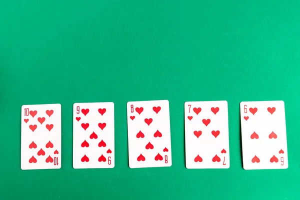 Poker Escalera Ras Tarjeta Juego Fondo Verde Espacio Copia — Foto de Stock