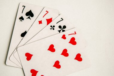 Poker dörtlüsü oyun kartı, beyaz arkaplan