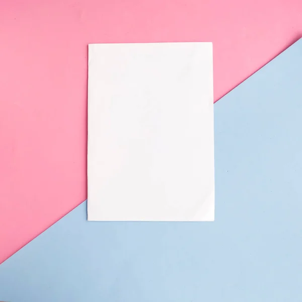 Blanc Blanc Maquette Blanc Sur Fond Bleu Rose Géométrique Espace — Photo