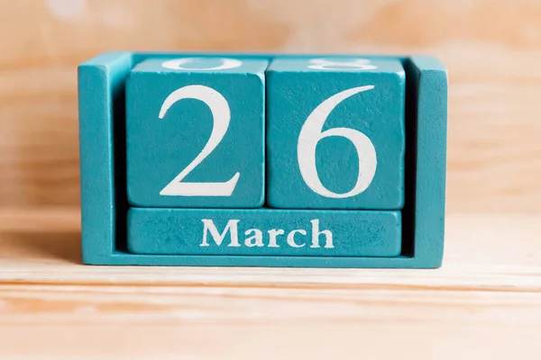 Μαρτίου Μπλε Κύβος Ημερολόγιο Μήνα Και Ημερομηνία Ξύλινο Φόντο — Φωτογραφία Αρχείου