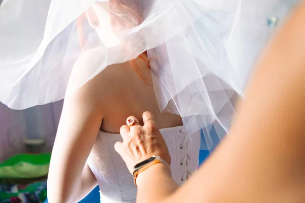 Bridesmaid Prepares Bride Wedding Day Helps Button Tie Her Dress — Stock Photo, Image