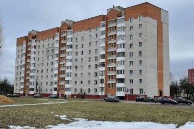 Yeni modern yerleşim olmayan çok katlı bina