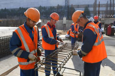 Tıbbi malzeme fabrikası. Tıbbi üretim hattı. İlaç endüstrisi.