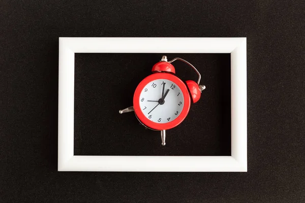 Alarm Clock White Photo Frame Black Background Minimal Concept — 스톡 사진