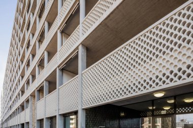 Avrupa modern konut mimarisi. Modern apartmanın dışı.