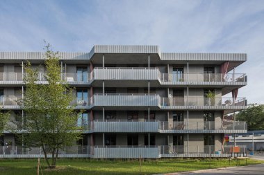  Avrupa modern konut mimarisi. Modern apartmanın dışı.