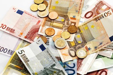 Çeşitli Avro paraları ve banknotları