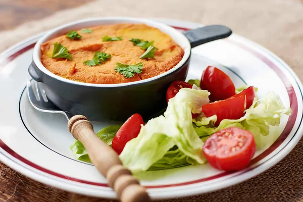 Rutabaga ve tatlı patates güveci