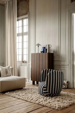 Minimum İskandinav tarzında modern lüks bir daire.