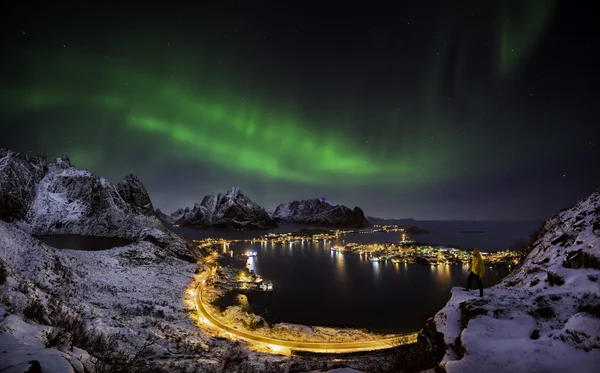 Norrsken över Reine, Norge — Stockfoto