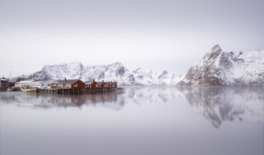Hamnoy, Norveç üzerinden gündoğumu