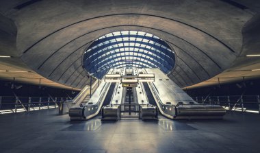  canary wharf metro istasyonu, Londra