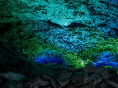 Kungur, Rusya - 9 Aralık 2020. Kungur Buz Mağarası. En büyük karst mağaralarından biri..