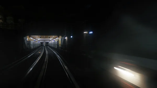 Blick aus dem Fenster in der Pariser U-Bahn — Stockfoto