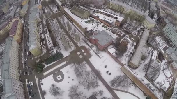 Volando sobre la plaza en memoria de los héroes, Smolensk — Vídeo de stock