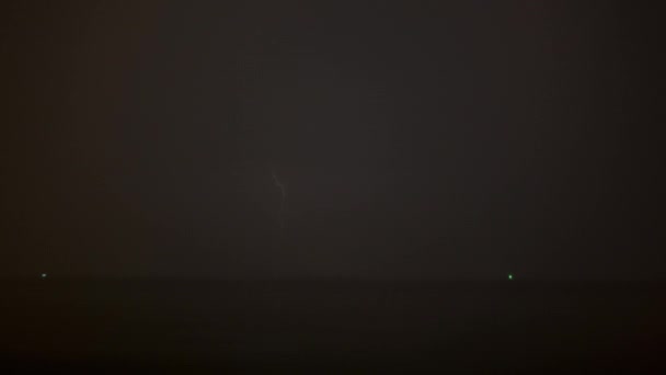 Timelapse de tormenta nocturna sobre el mar — Vídeo de stock