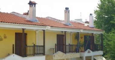 Apartman çatı bacaları ile