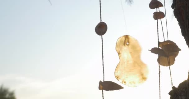 Wind Chime i hård vind — Stockvideo