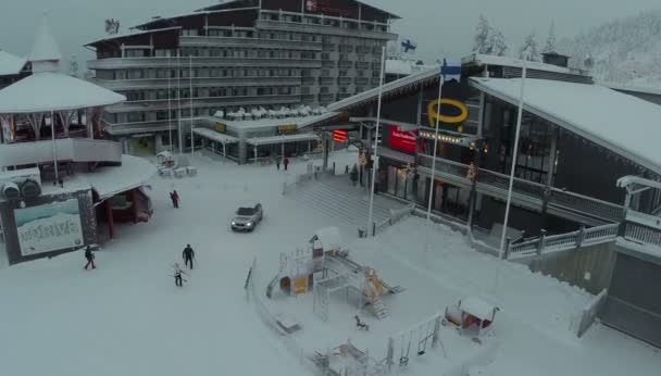 スキー センター フィンランド、クーサモのルカの空中ショット — ストック動画