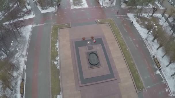 Eternal fire memorial in Volgograd, Russia — Stock Video