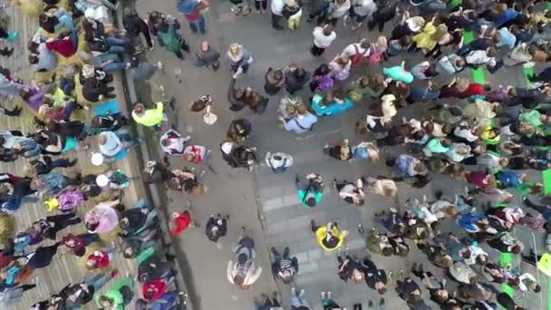 People crowd on city concert, aerial view — Stock Video