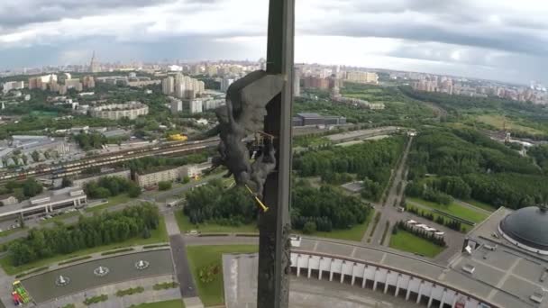 Antenn skott av Victory Monument på Poklonnaya Hill, Moskva — Stockvideo