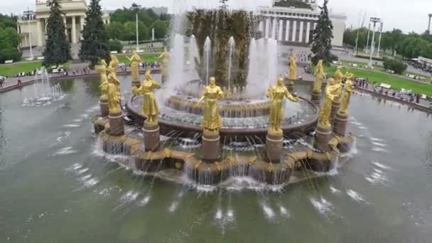 Survoler le parc des expositions de toute la Russie à Moscou — Video