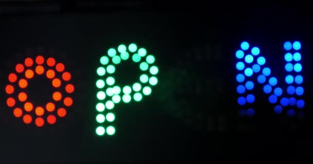 LED Open banner com letras coloridas — Vídeo de Stock