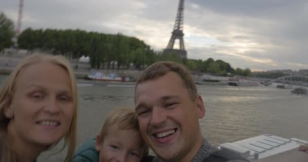 Excited family taking selfie video during traveling in Paris — Stock Video