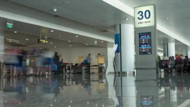 HANOI, VIETNAM - OUTUBRO 27, 2015: Tiro de lapso de tempo do Aeroporto Internacional de Noi Bai — Vídeo de Stock