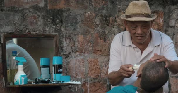 ハノイの通りで床屋サービス, ベトナム — ストック動画