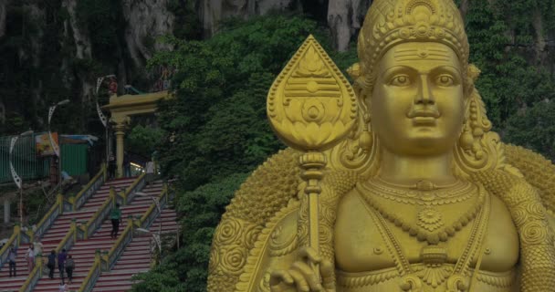 Grotte di Batu e statua gigante di Murugan in Malesia — Video Stock