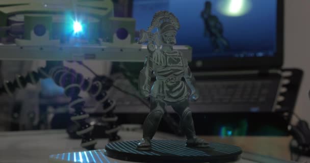 Vue de la numérisation 3D de la figurine tournante — Video