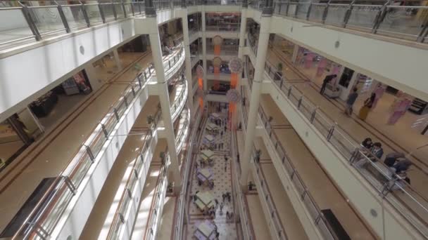 A Suria Klcc Shopping mall, Kuala Lumpur belső nézet — Stock videók