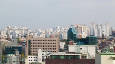 Seul Timelapse görünümü city, Güney Kore üzerinde yelken bulutlar ile