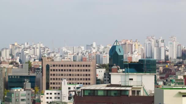 Timelapse de Seúl vista con nubes navegando sobre la ciudad, Corea del Sur — Vídeo de stock