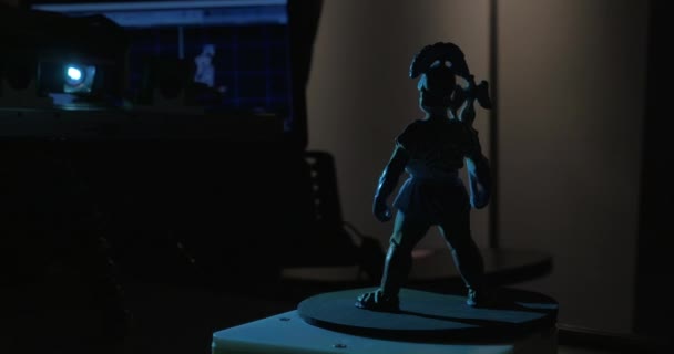 Scansione di figurine per creare modelli 3D — Video Stock