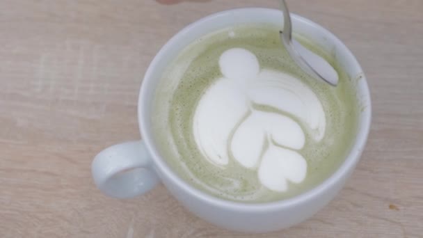 カフェラテ アートの最後の仕上げ — ストック動画