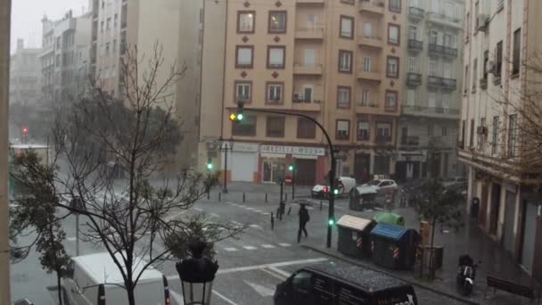 Blick nach Valencia während eines schweren Hagelsturms, Spanien — Stockvideo