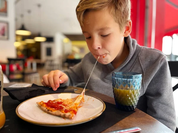 Cheese is his favourite ingredient — Stock Photo, Image