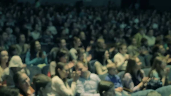 People applauding during or after performance — Stock Photo, Image