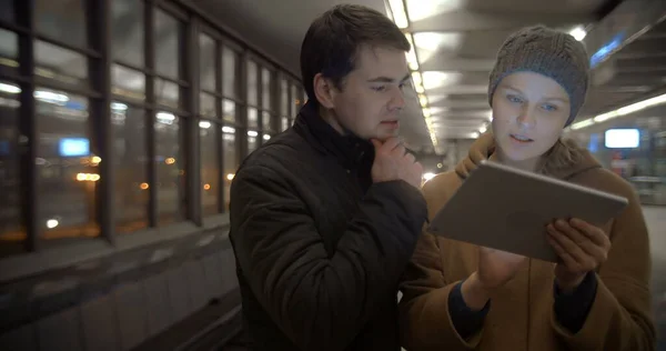 Couple Planning Their Evening with Tablet PC — Stock Photo, Image