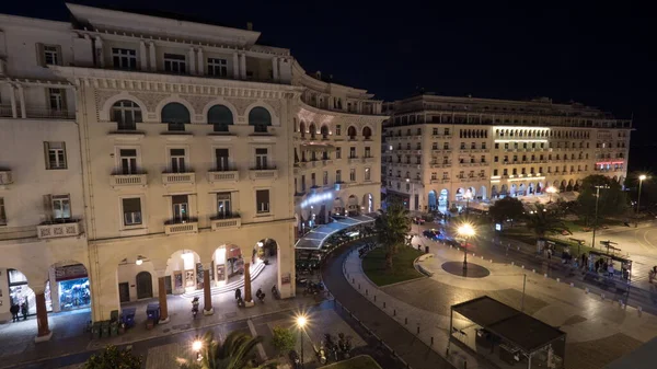 Timelapse in Thessaloniki, Greece seen evening city with architectural buildings and area — Stock Photo, Image