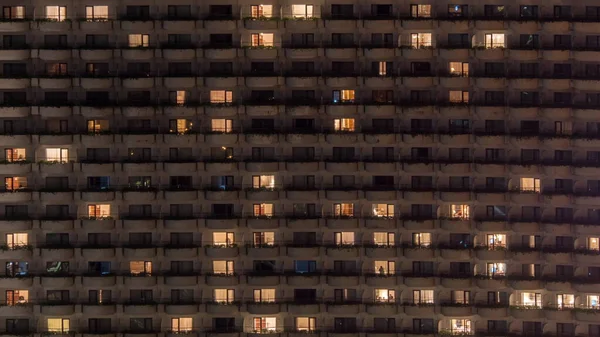 中国香港窗户开灯和关灯的大楼的时差前景色 — 图库照片