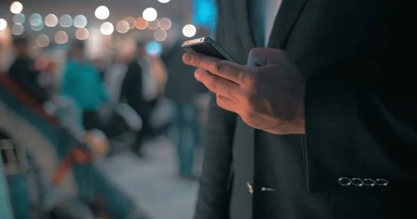 Businessman keeping in touch — Stock Photo, Image